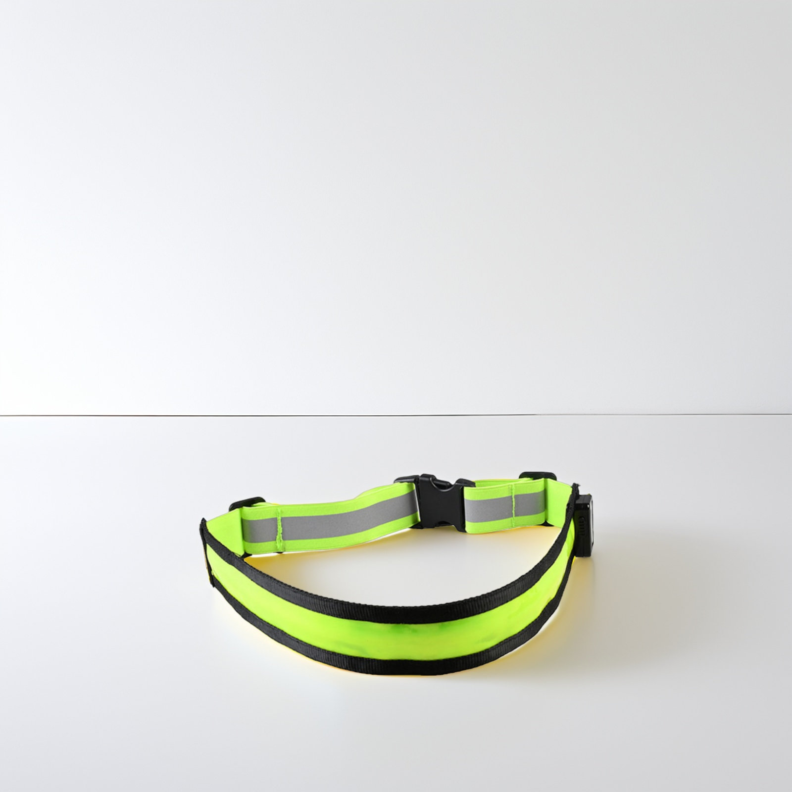 LED反射素材を使用したランニングベルト。充電式で、伸縮性の - Running Visibility Gear のレビューと価格